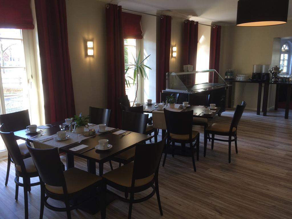 Hotel Und Restaurant Kranichsberg Woltersdorf  Kültér fotó