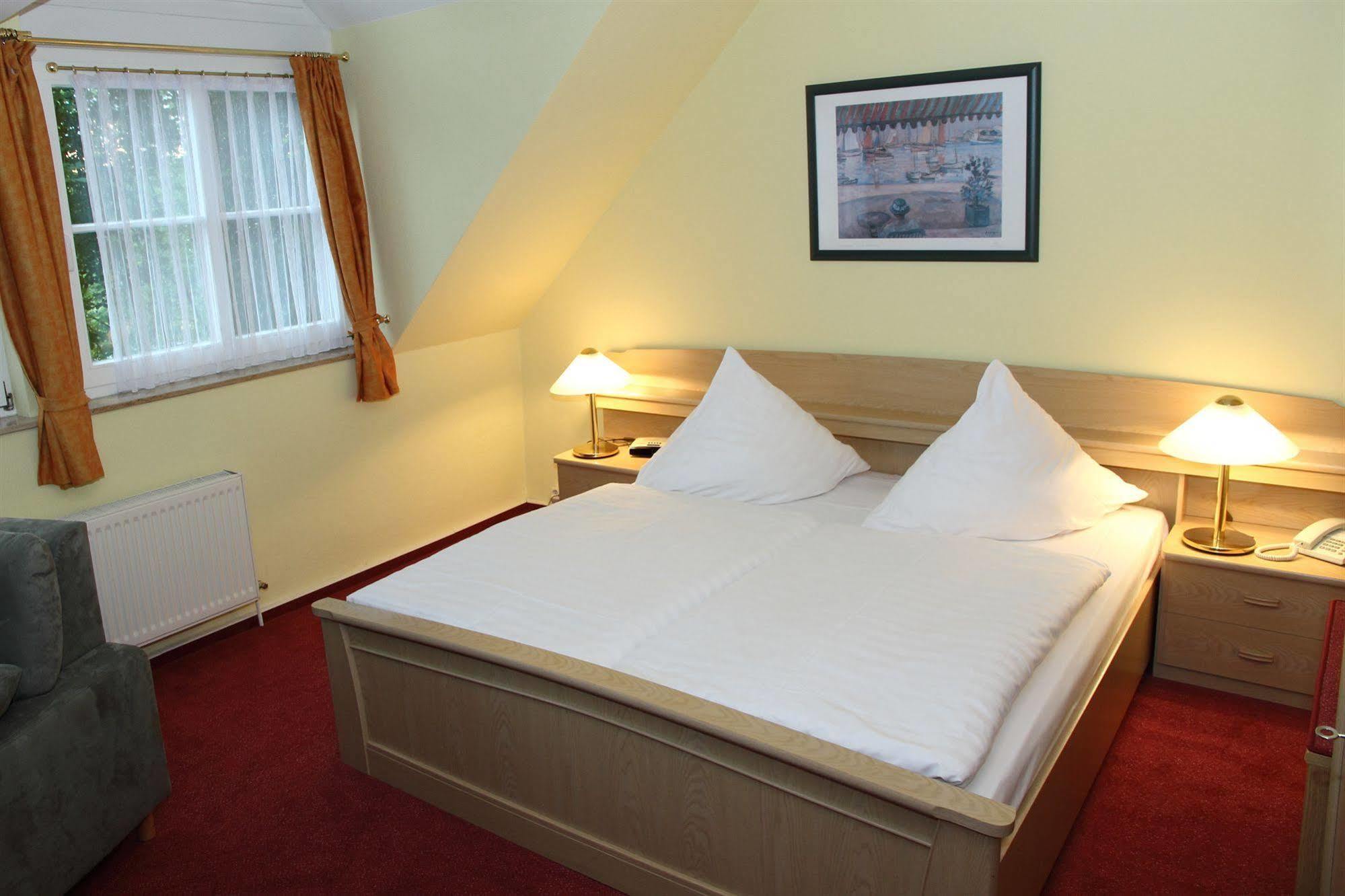 Hotel Und Restaurant Kranichsberg Woltersdorf  Kültér fotó