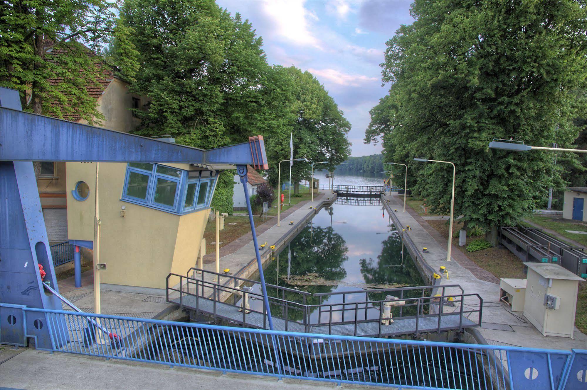 Hotel Und Restaurant Kranichsberg Woltersdorf  Kültér fotó