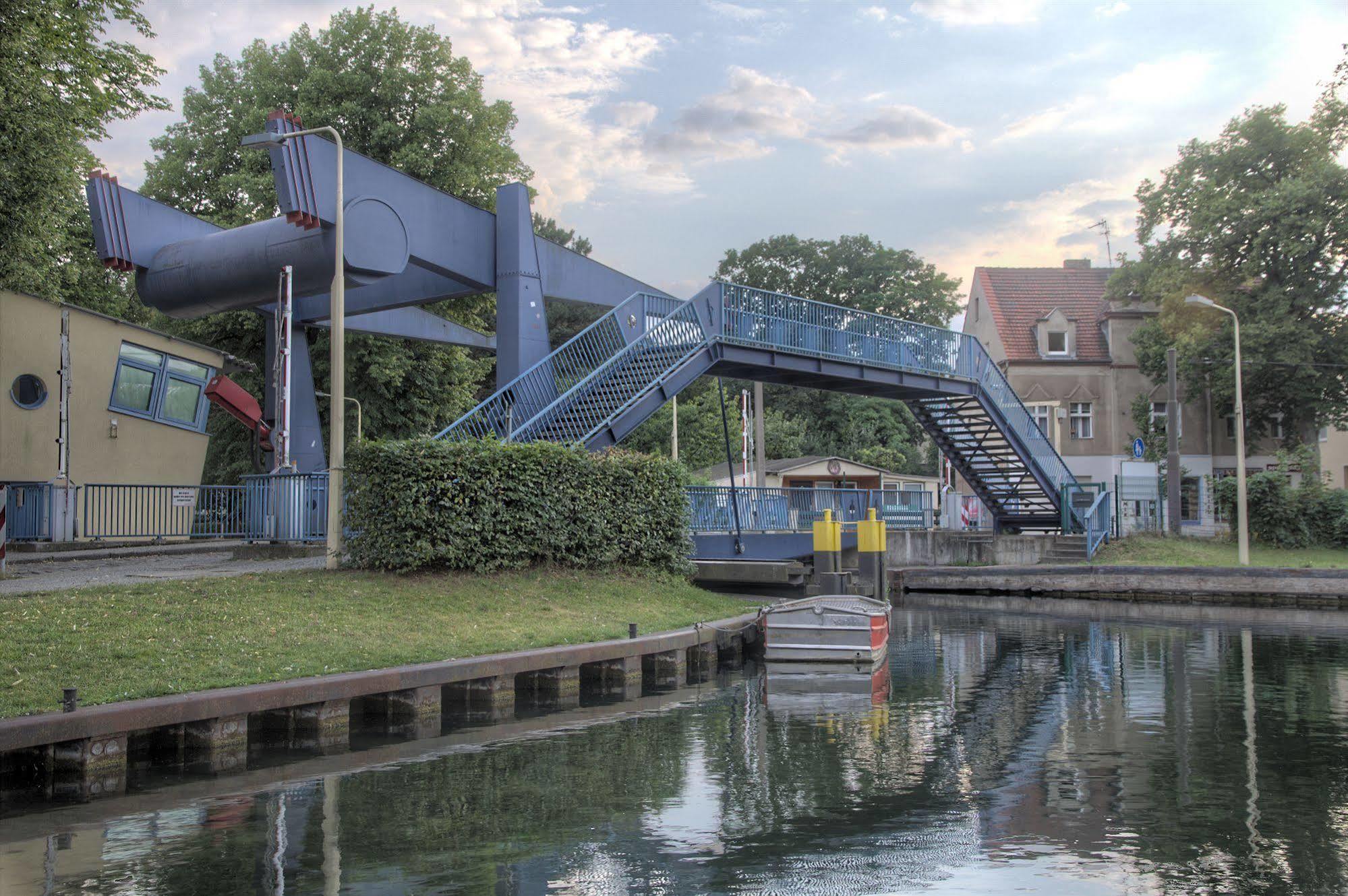 Hotel Und Restaurant Kranichsberg Woltersdorf  Kültér fotó