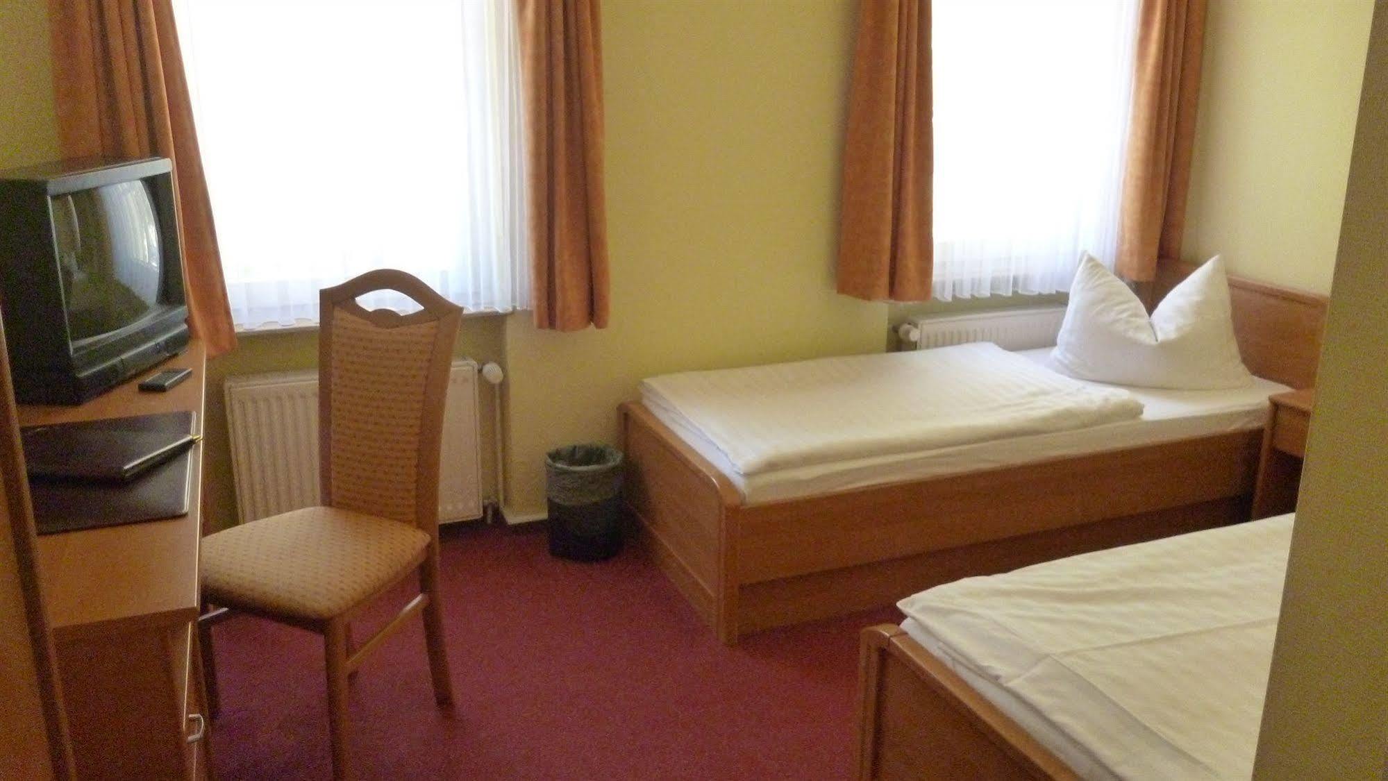 Hotel Und Restaurant Kranichsberg Woltersdorf  Kültér fotó
